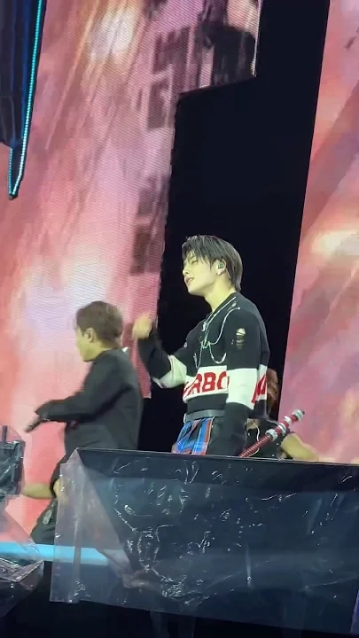 Today's most popular wallpaper in the I.N (Stray Kids) community