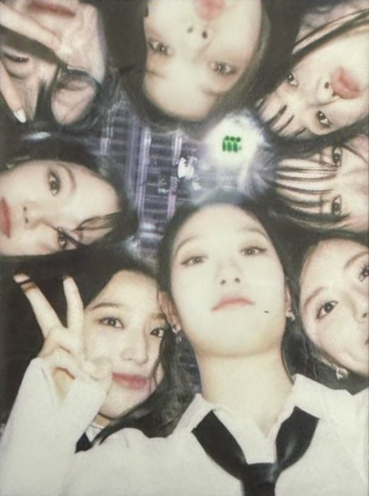 Behind-the-scenes cut of fromis (9)