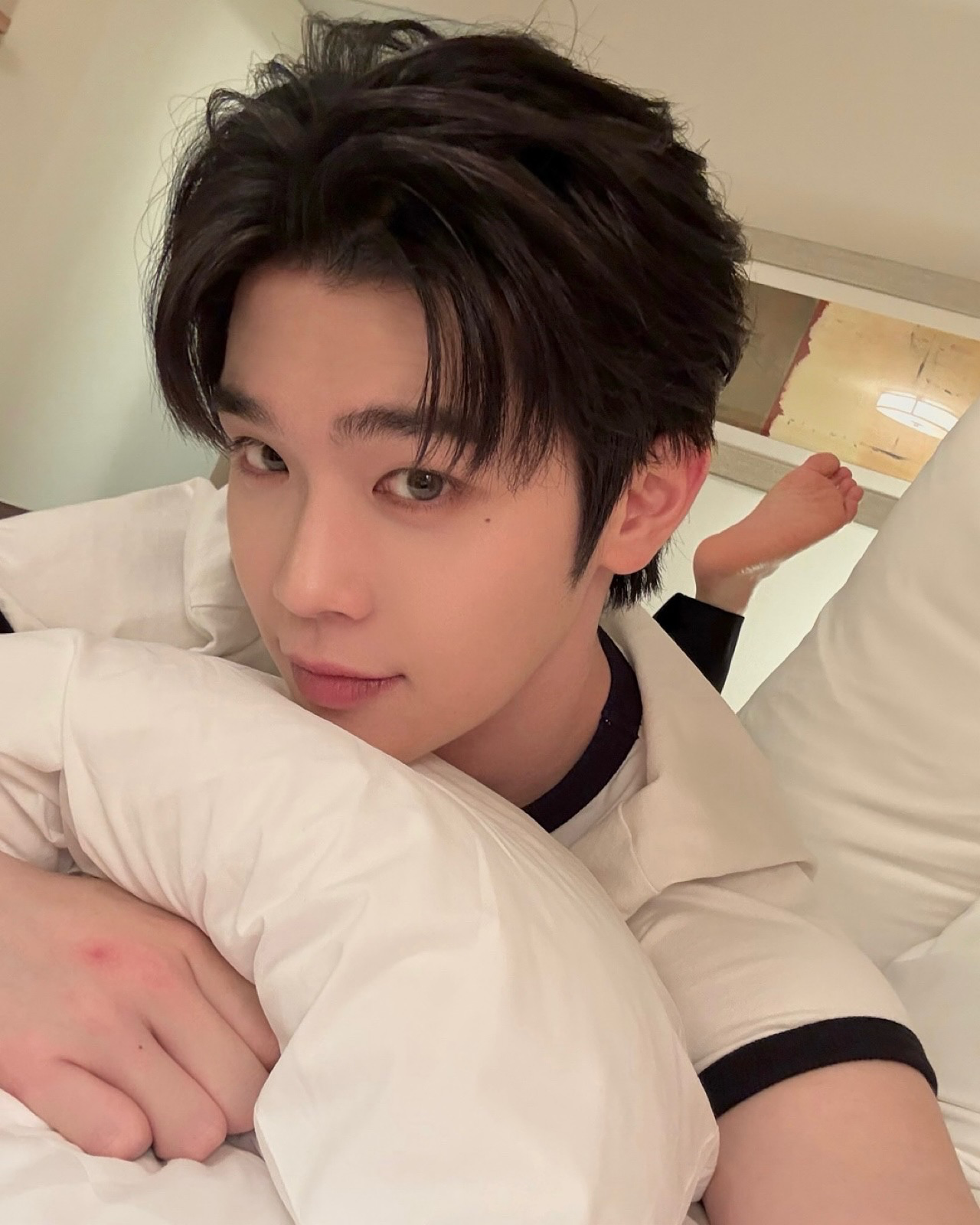 Recent activity shot of Kim Taerae (ZEROBASEONE)