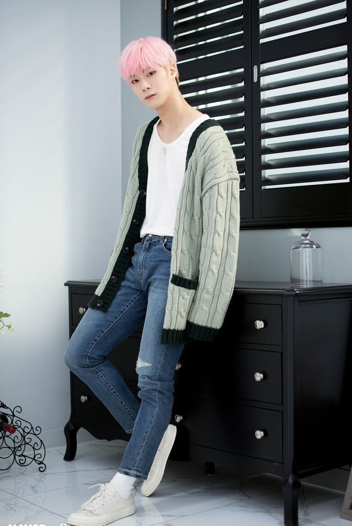 Foto aktivitas terbaru Moonbin (ASTRO)
