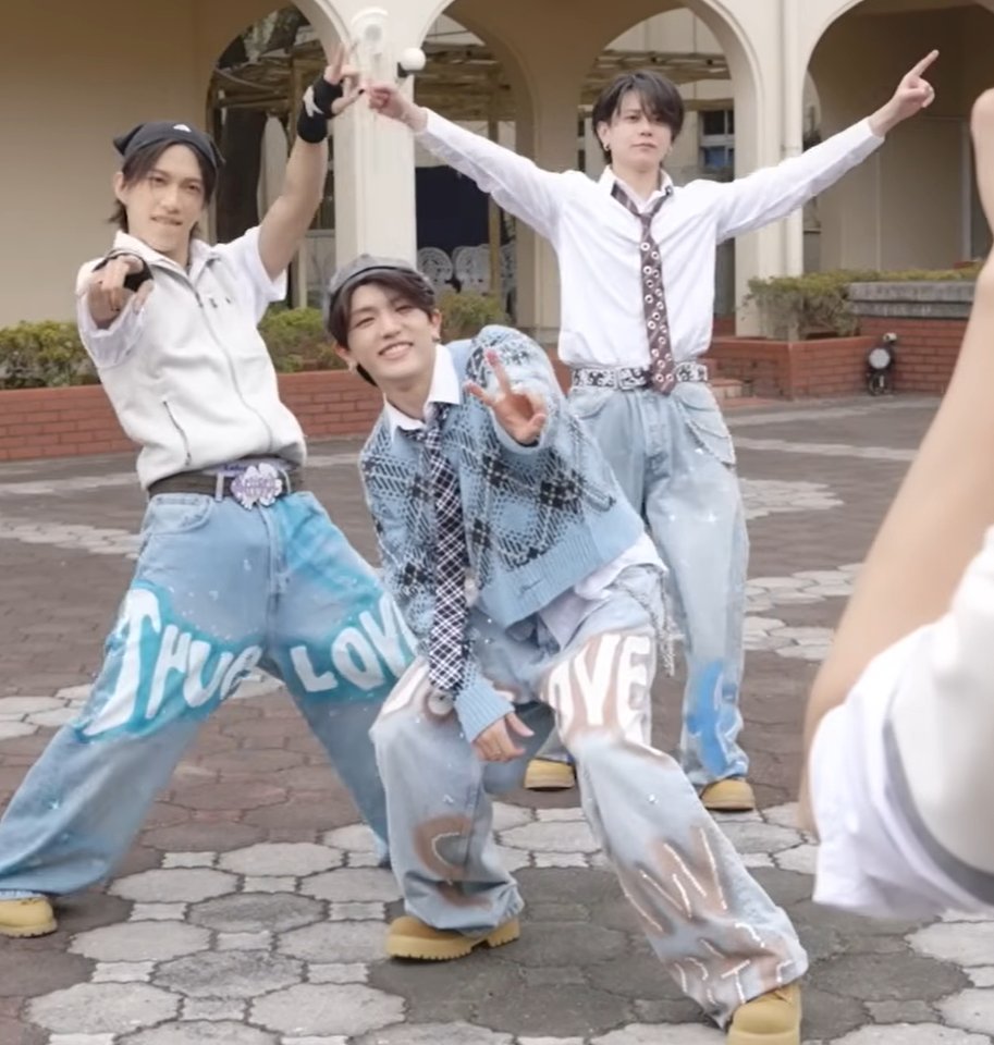 Momen yang diabadikan oleh penggemar Takatsuka Hiromu (INI)