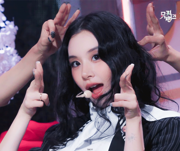 彩瑛 (TWICE)的最新照片