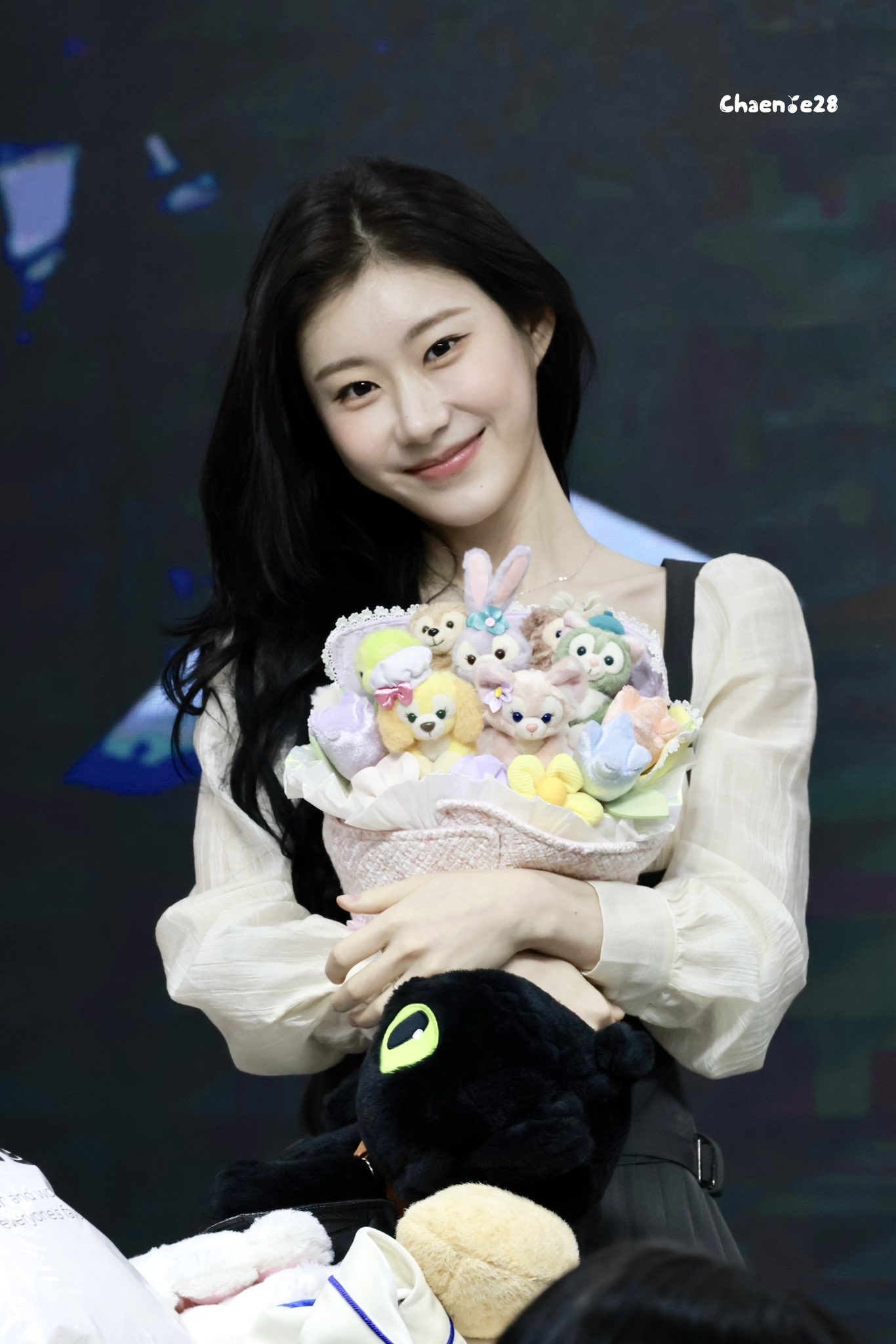 Latest photo of Chaeryeong (ITZY)