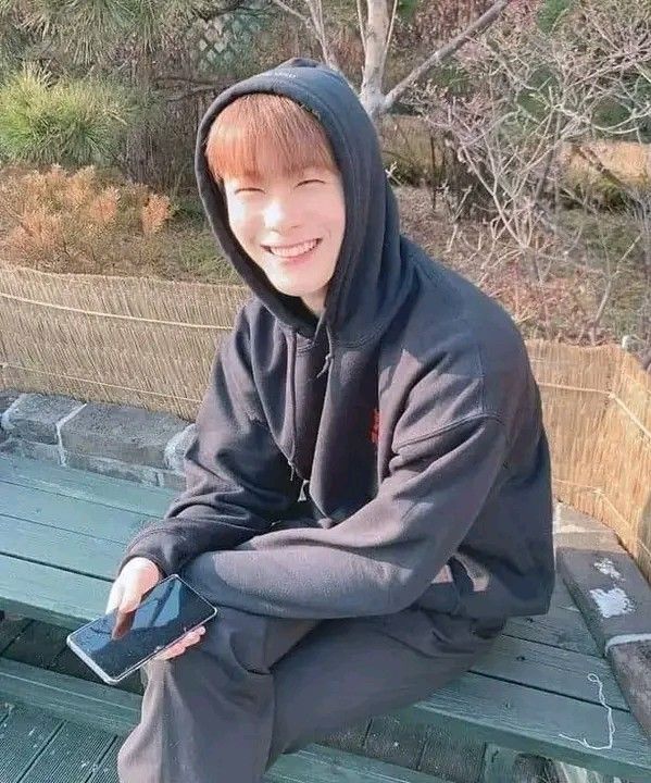 Latest photo of Moonbin (ASTRO)