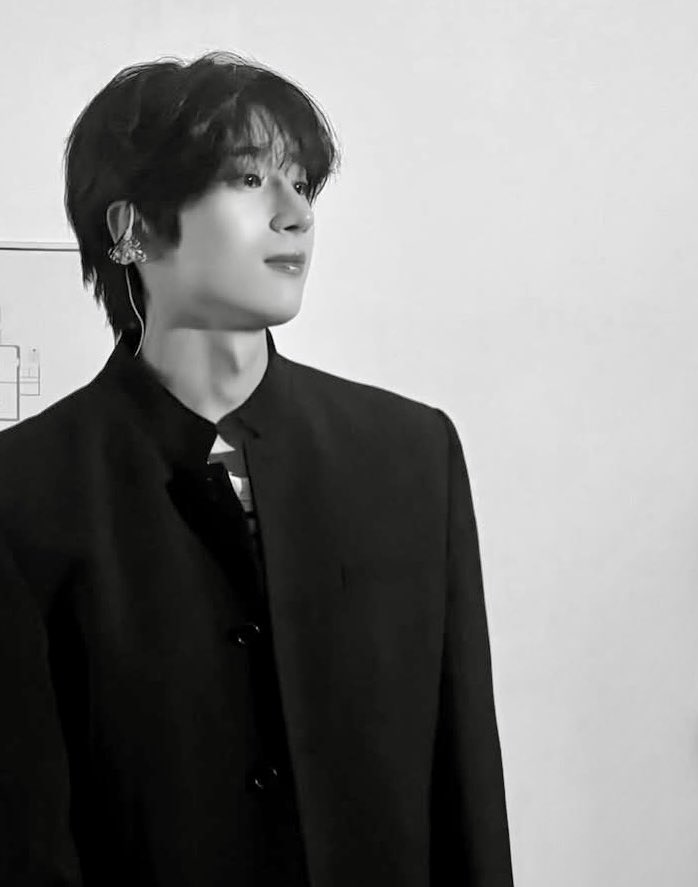 Behind-the-scenes cut of Han Seungwoo