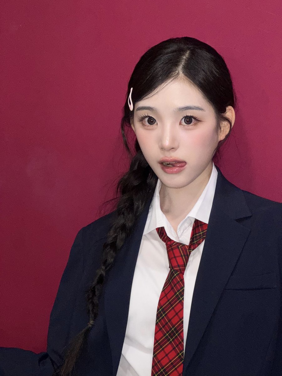 Latest photo of tripleS