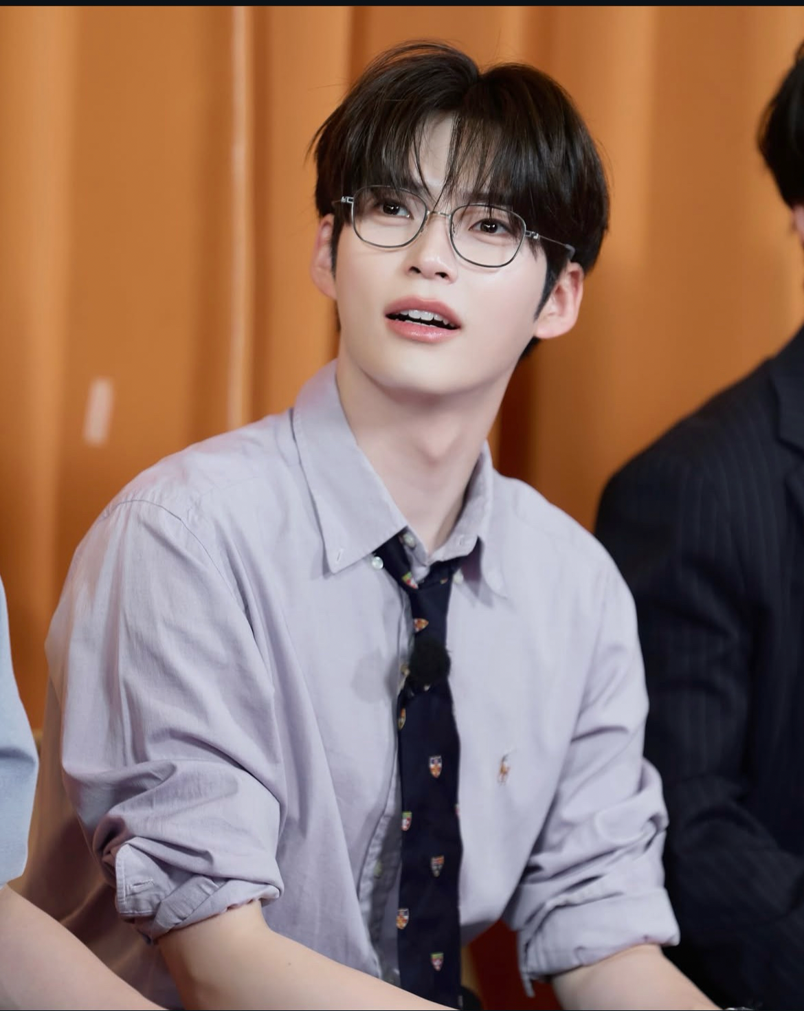 Behind-the-scenes cut of Sung Hanbin (ZEROBASEONE)