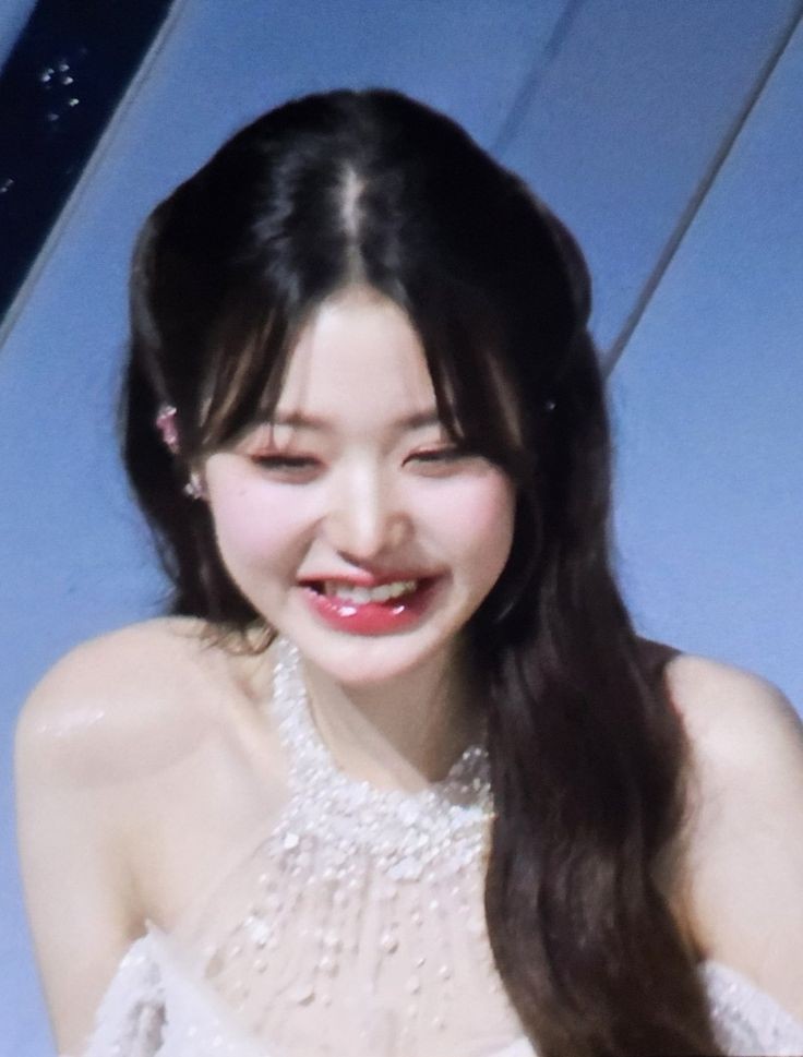 Recent activity shot of Jang Wonyoung (IVE)