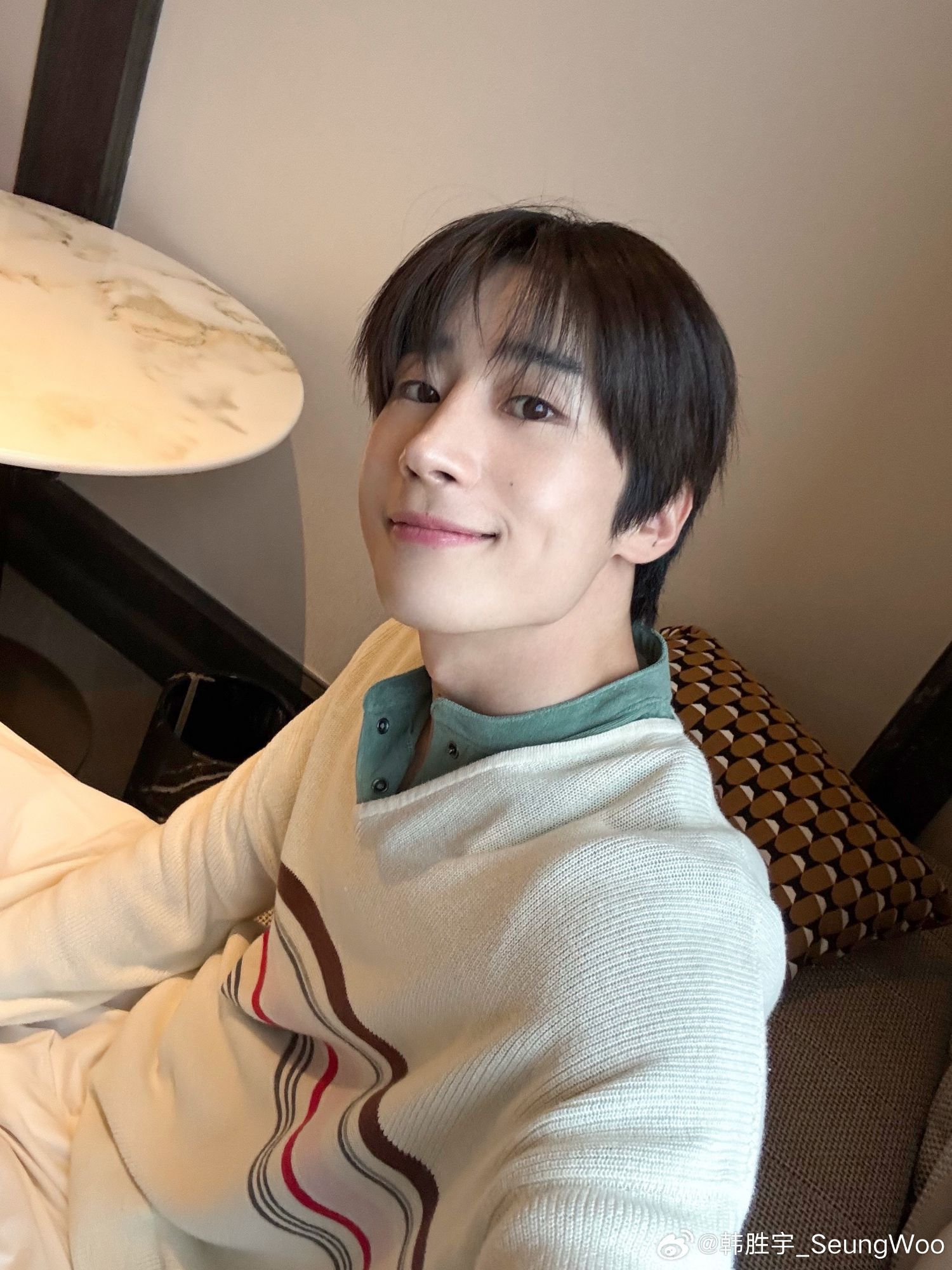 Foto aktivitas terbaru Han Seungwoo
