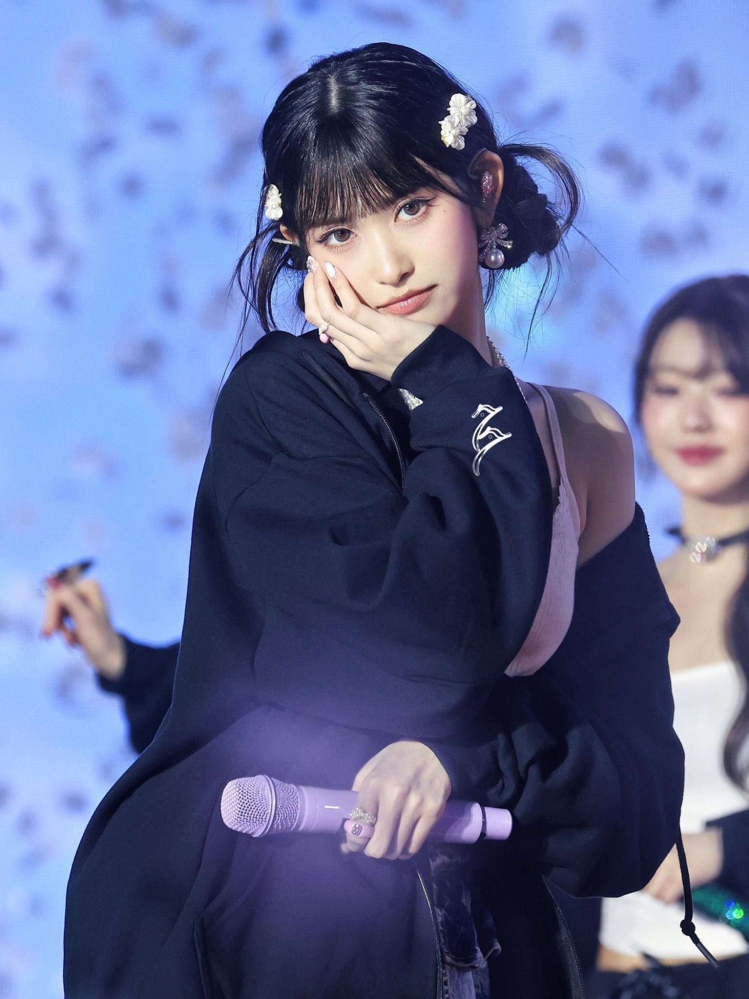 Recent activity shot of Leeseo (IVE)