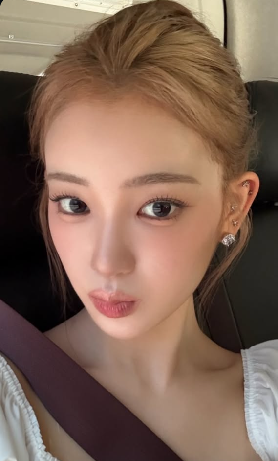 A heartfelt wallpaper shared by Sakurai Miu (ME:I)'s fans