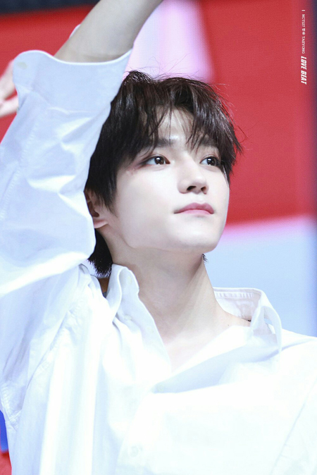 泰容 (NCT 127)粉丝拍下的瞬间