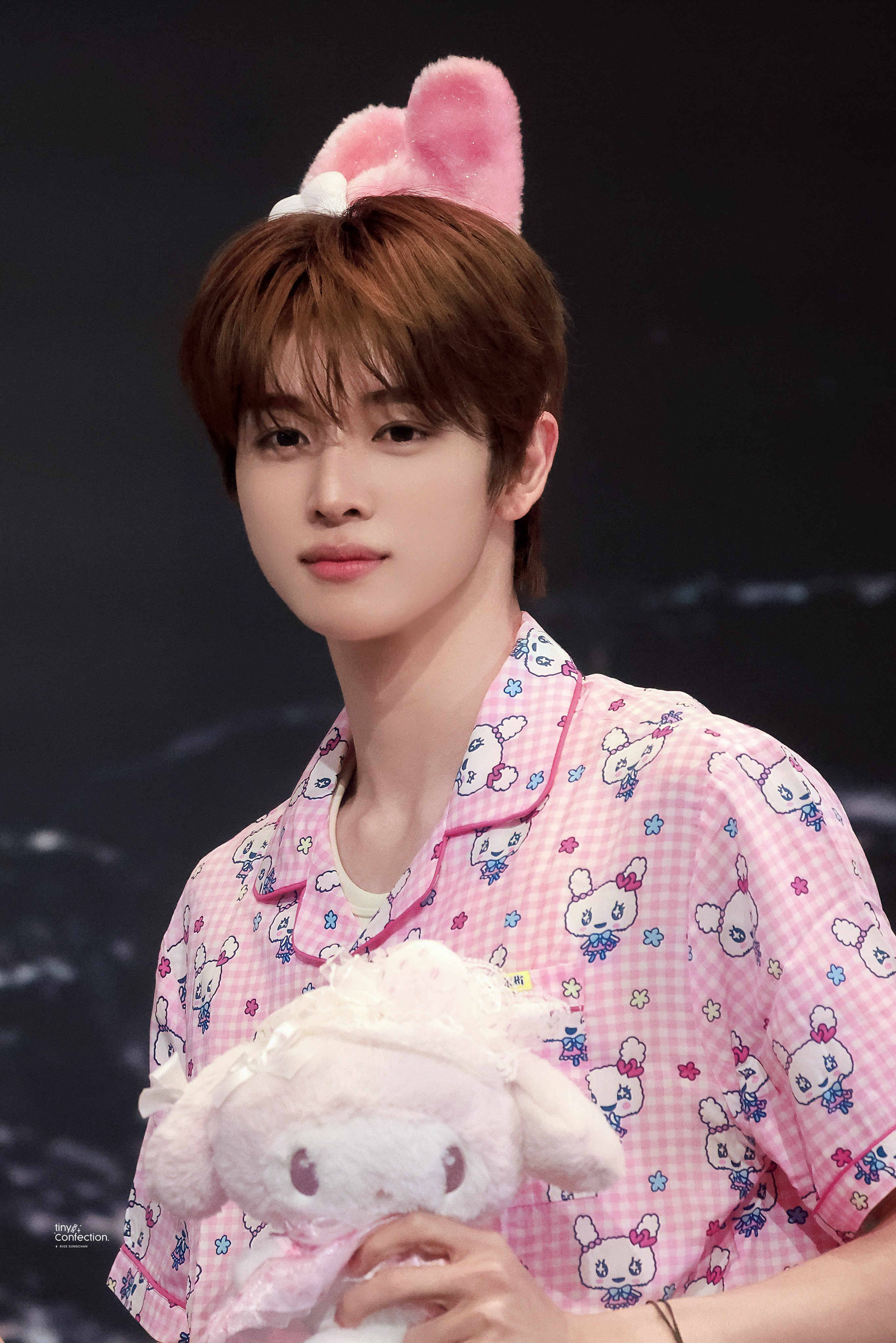 Recent activity shot of Sungchan (RIIZE)