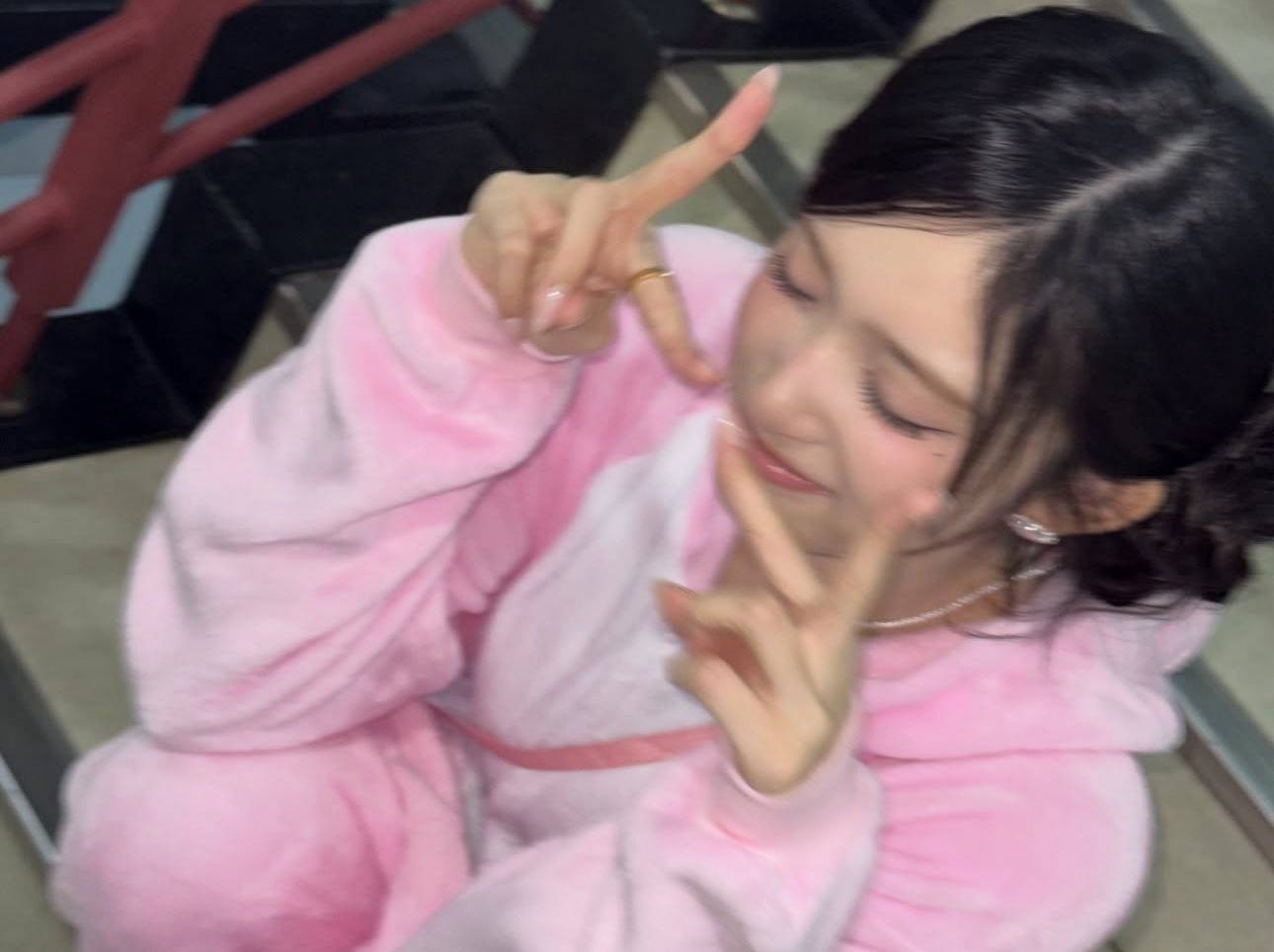 A moment captured by Leeseo (IVE)'s fan