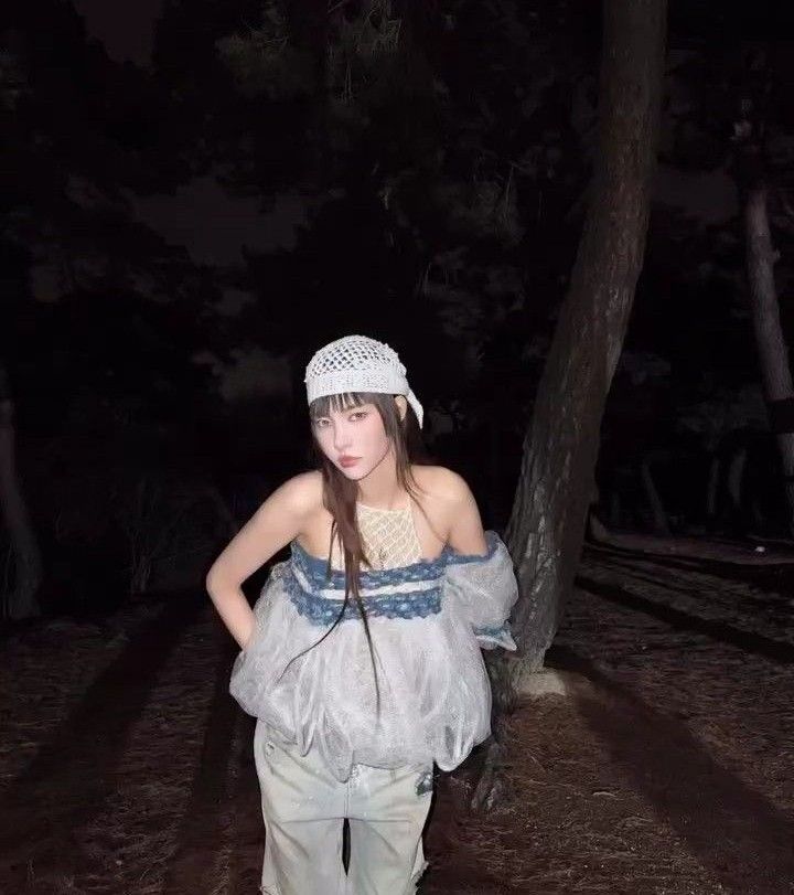 Behind-the-scenes cut of Yunah (ILLIT)