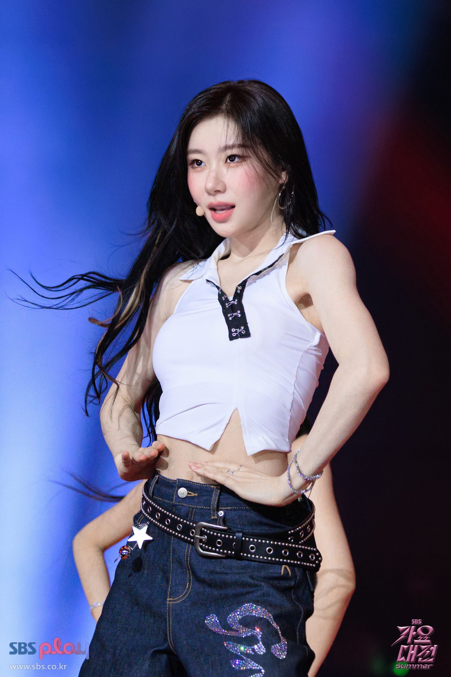 Recent activity shot of Chaeryeong (ITZY)