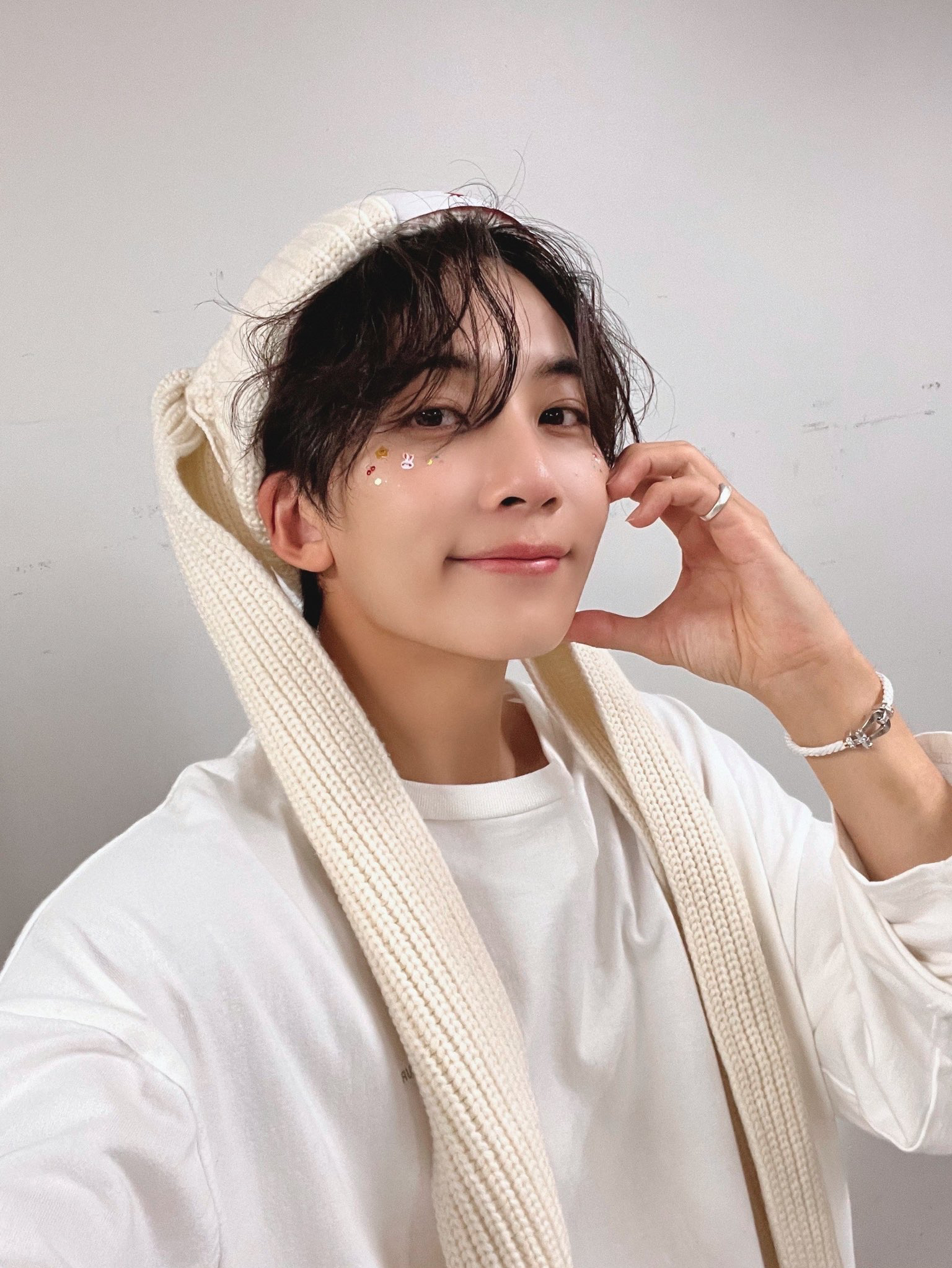 Latest photo of Jeonghan (SEVENTEEN)