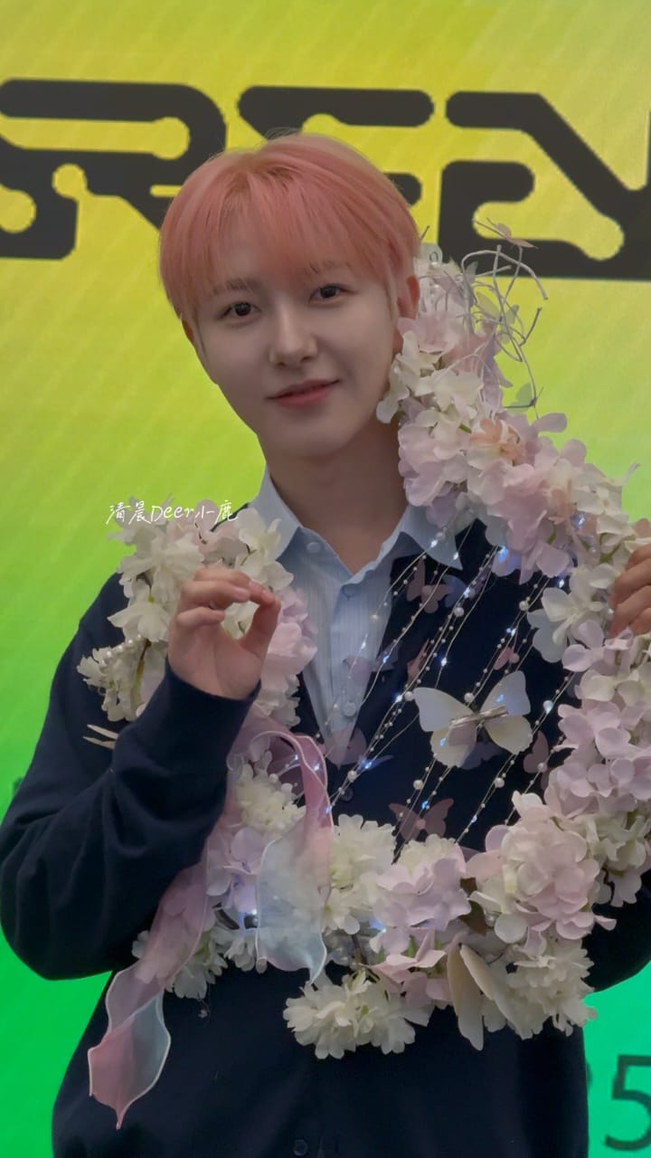 Recent activity shot of Renjun (NCT DREAM)