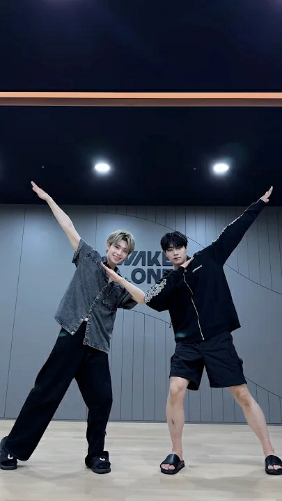 The most beloved wallpaper among Park Gunwook (ZEROBASEONE)'s fans
