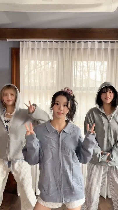 A moment captured by Jeongyeon (TWICE)'s fan