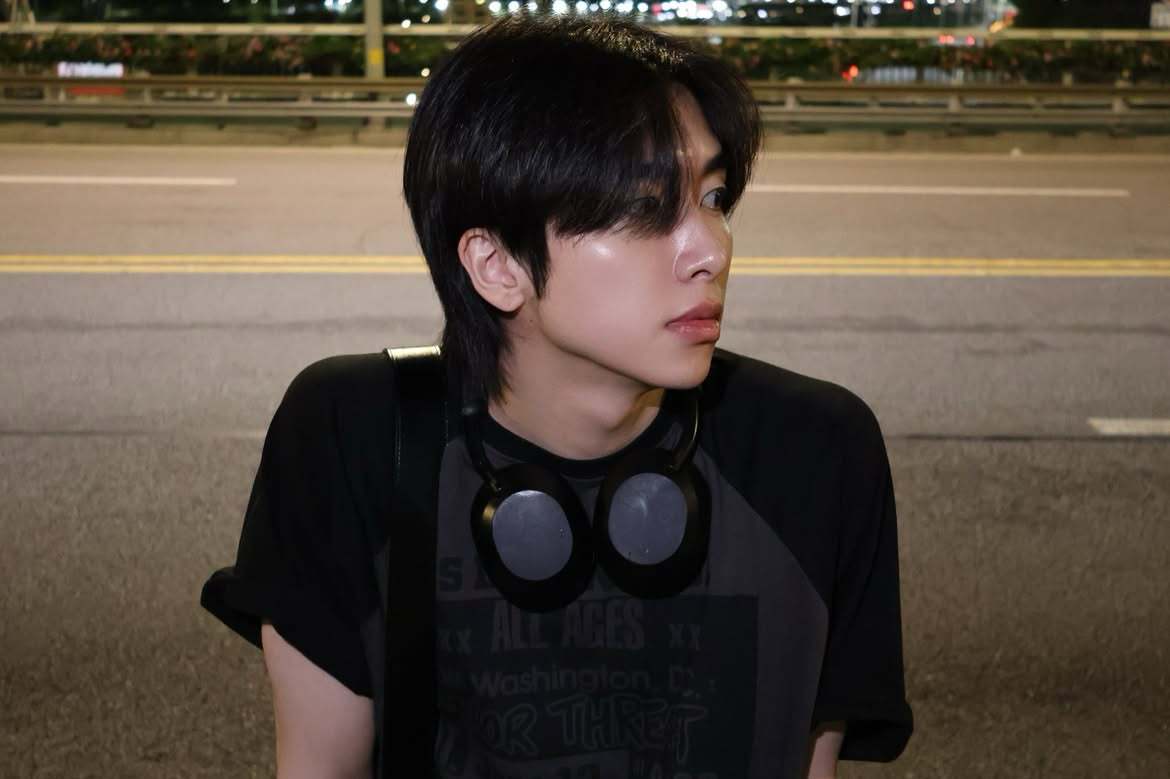 Behind-the-scenes cut of Xiao (UP10TION)