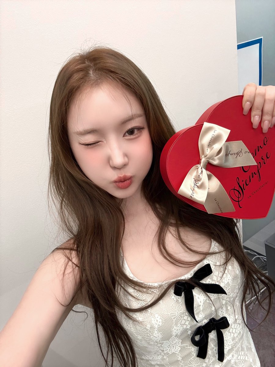 Behind-the-scenes cut of BBGIRLS