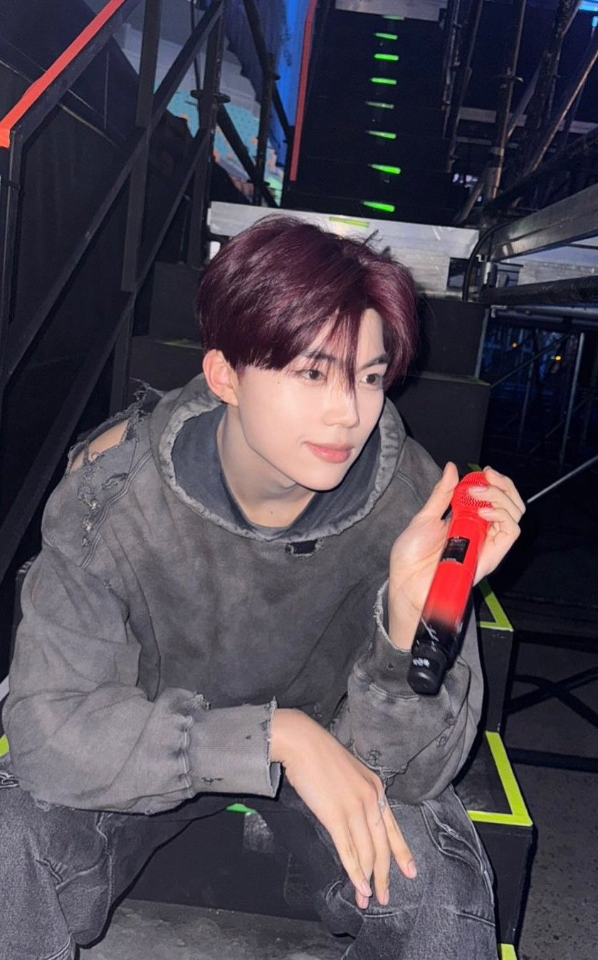 Recent activity shot of Park Gunwook (ZEROBASEONE)