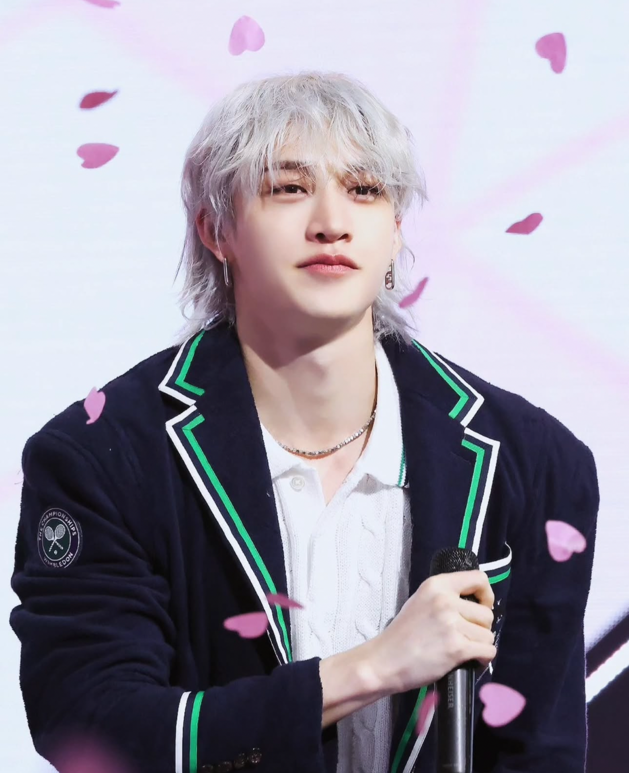 방찬 (Stray Kids)의 비하인드 컷