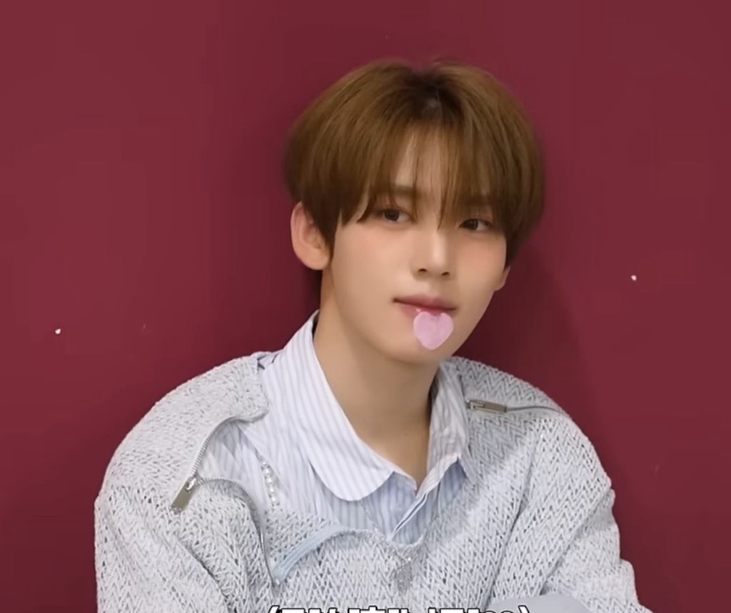 A moment captured by Han Yujin (ZEROBASEONE)'s fan