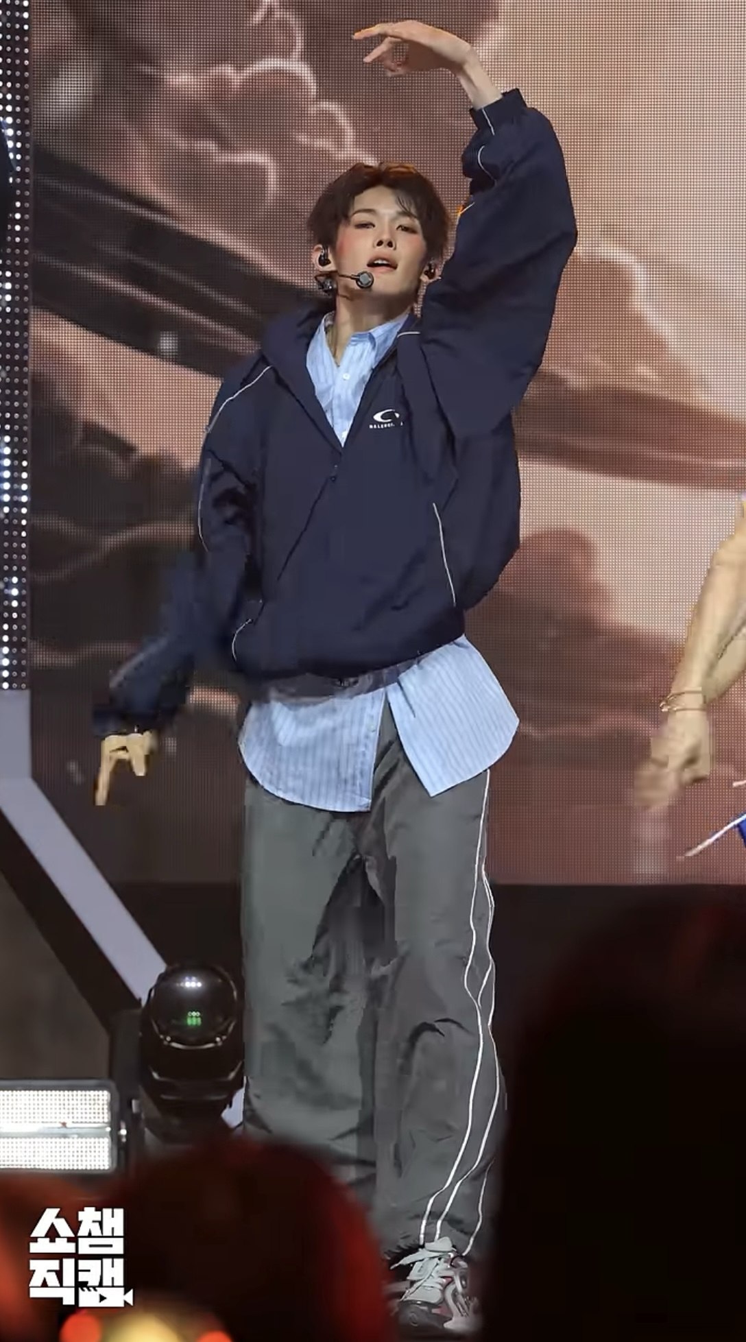 Latest photo of Jo (&TEAM)