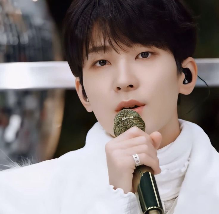 Recent activity shot of Wonwoo (SEVENTEEN)