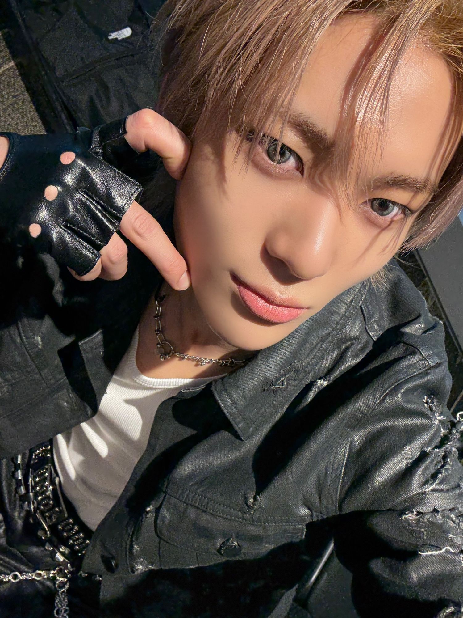 Behind-the-scenes cut of Siyun (NOWZ)