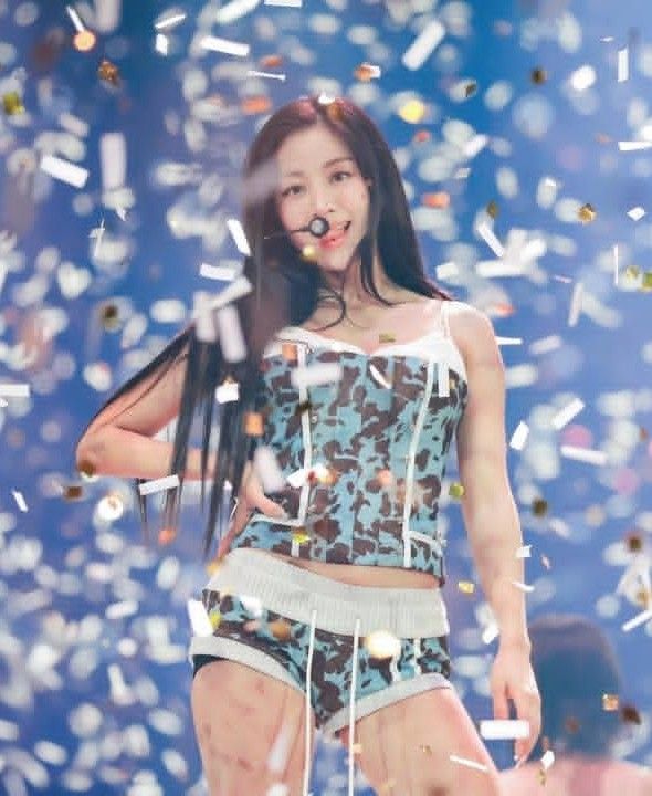 A moment captured by Jihyo (TWICE)'s fan