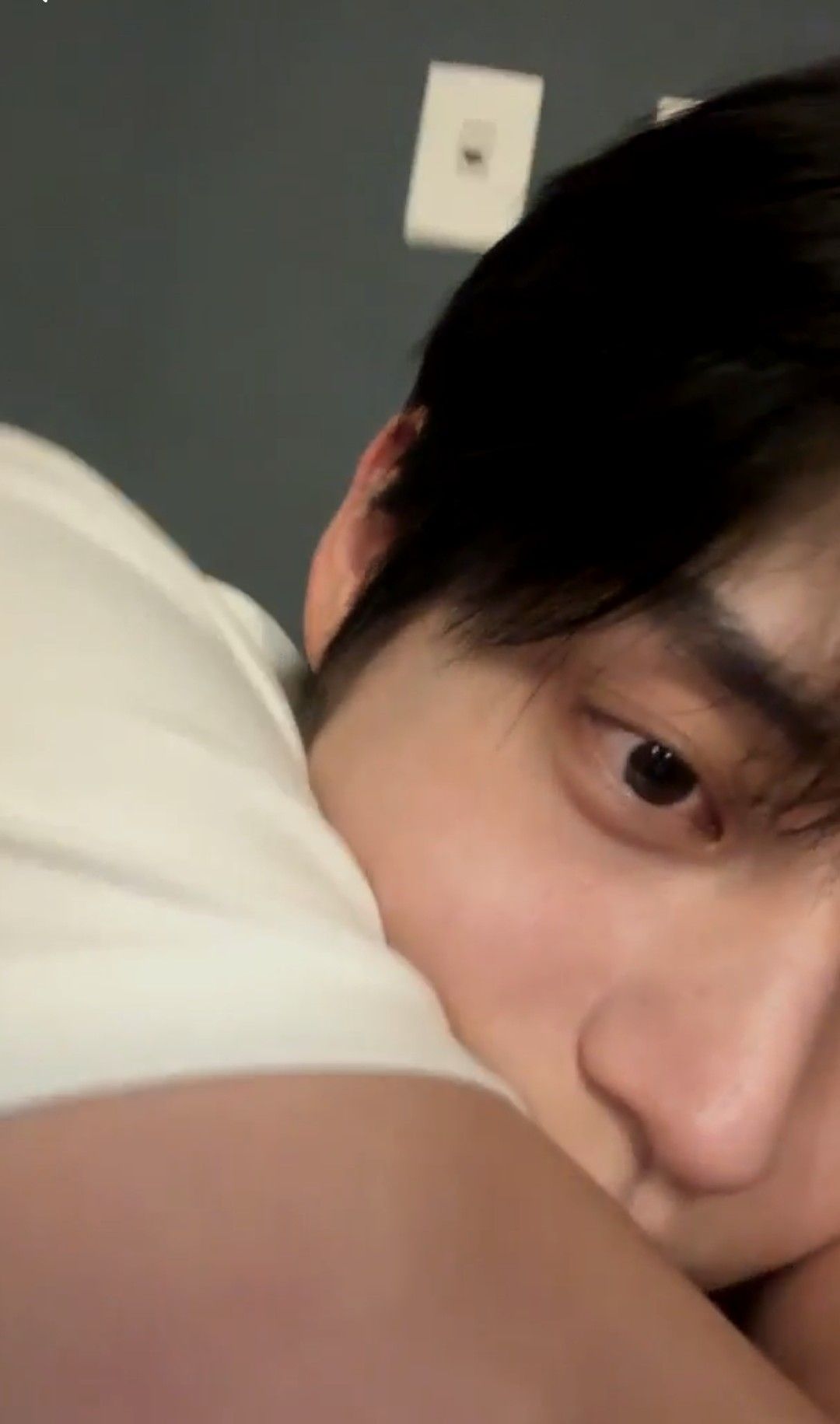 Fandom-recommended wallpaper image of Kim Jiwoong (ZEROBASEONE)