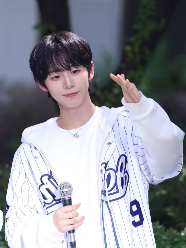 Latest photo of Seo Jeongwoo (AHOF)