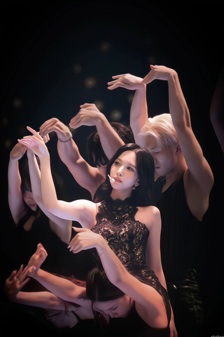Behind-the-scenes cut of Mina (TWICE)