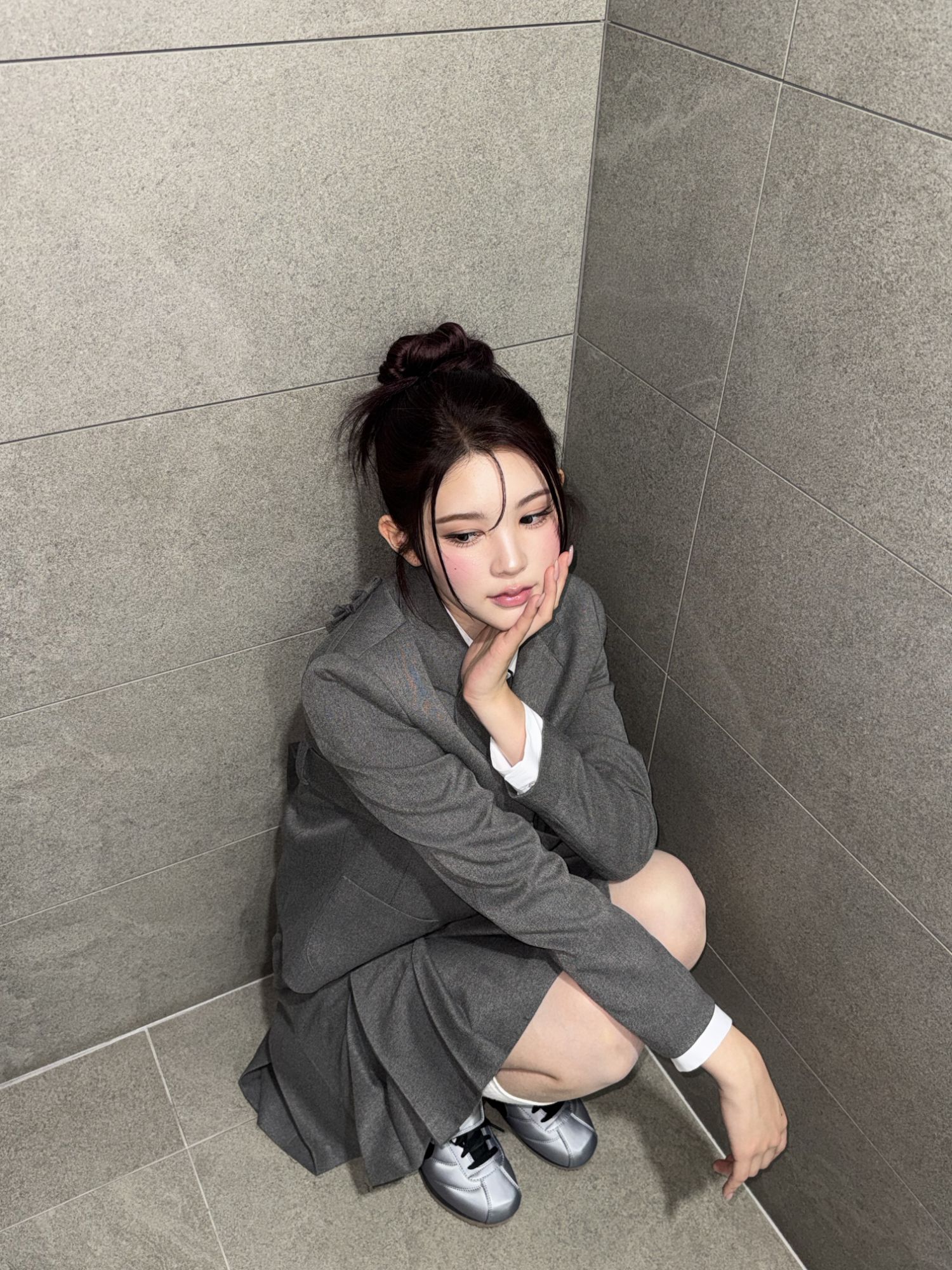 Behind-the-scenes cut of A-na (Hearts2Hearts)