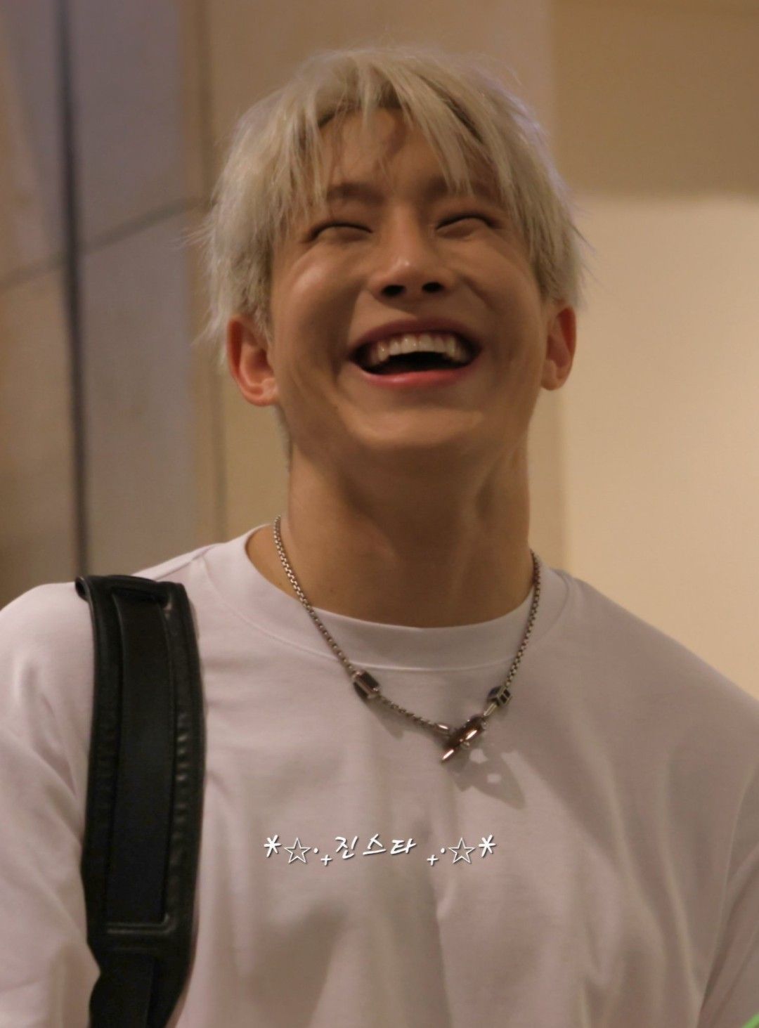 A moment captured by Jinjin (ASTRO)'s fan