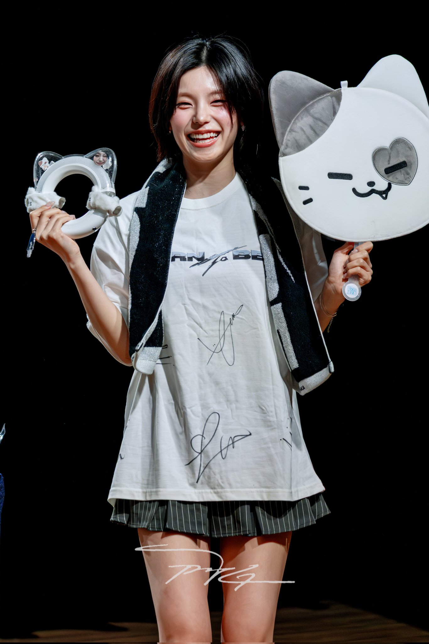 Recent activity shot of Yeji (ITZY)