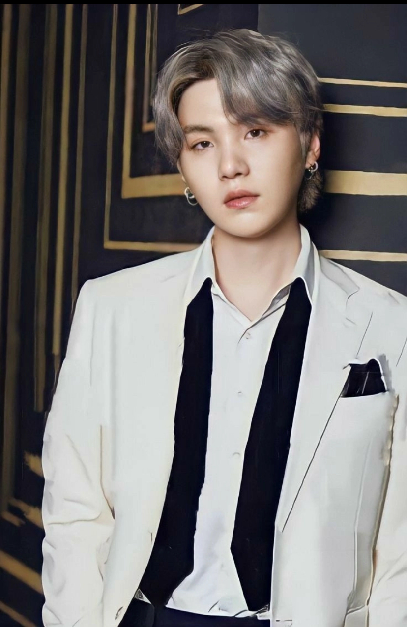 SUGA (防弹少年团)的最新照片