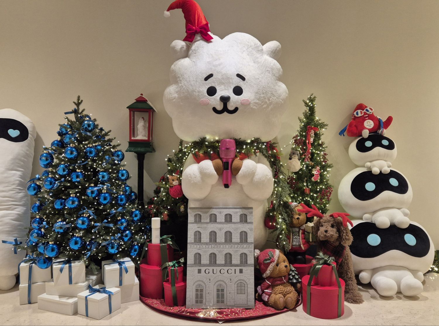 Behind-the-scenes cut of Jin (BTS)