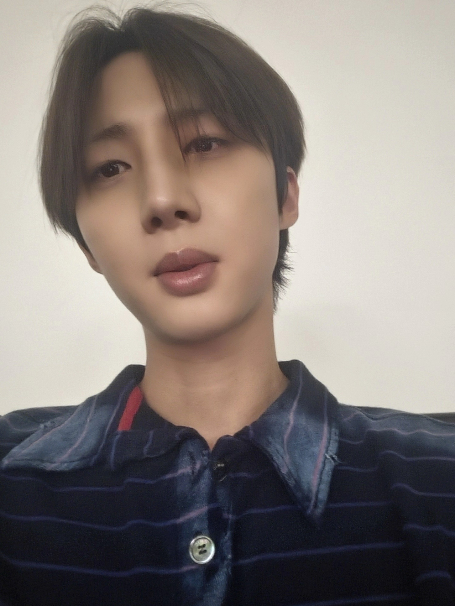 A moment captured by Hui (PENTAGON)'s fan