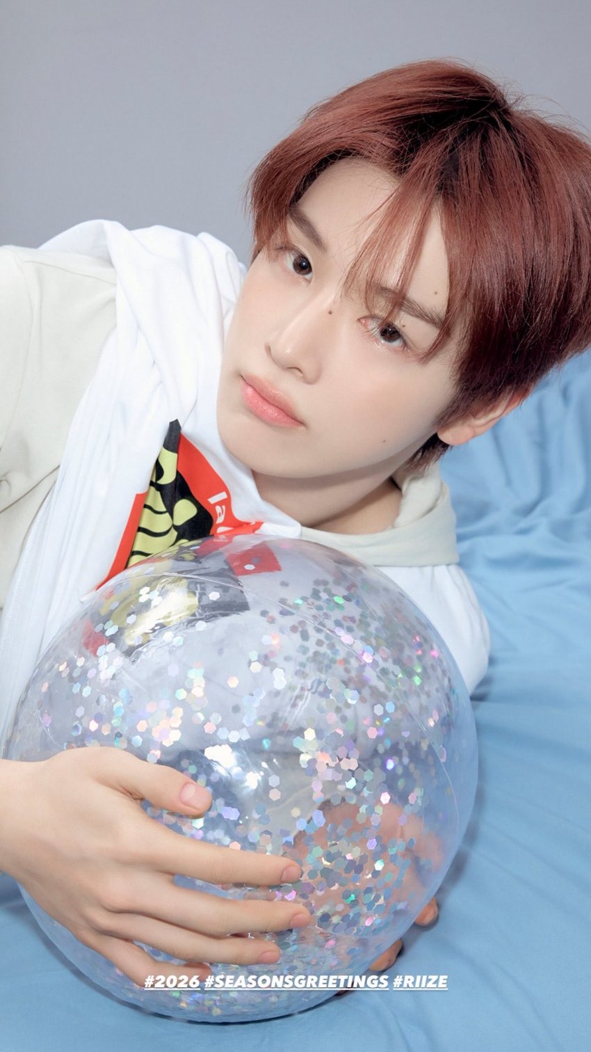 Latest photo of Sungchan (RIIZE)