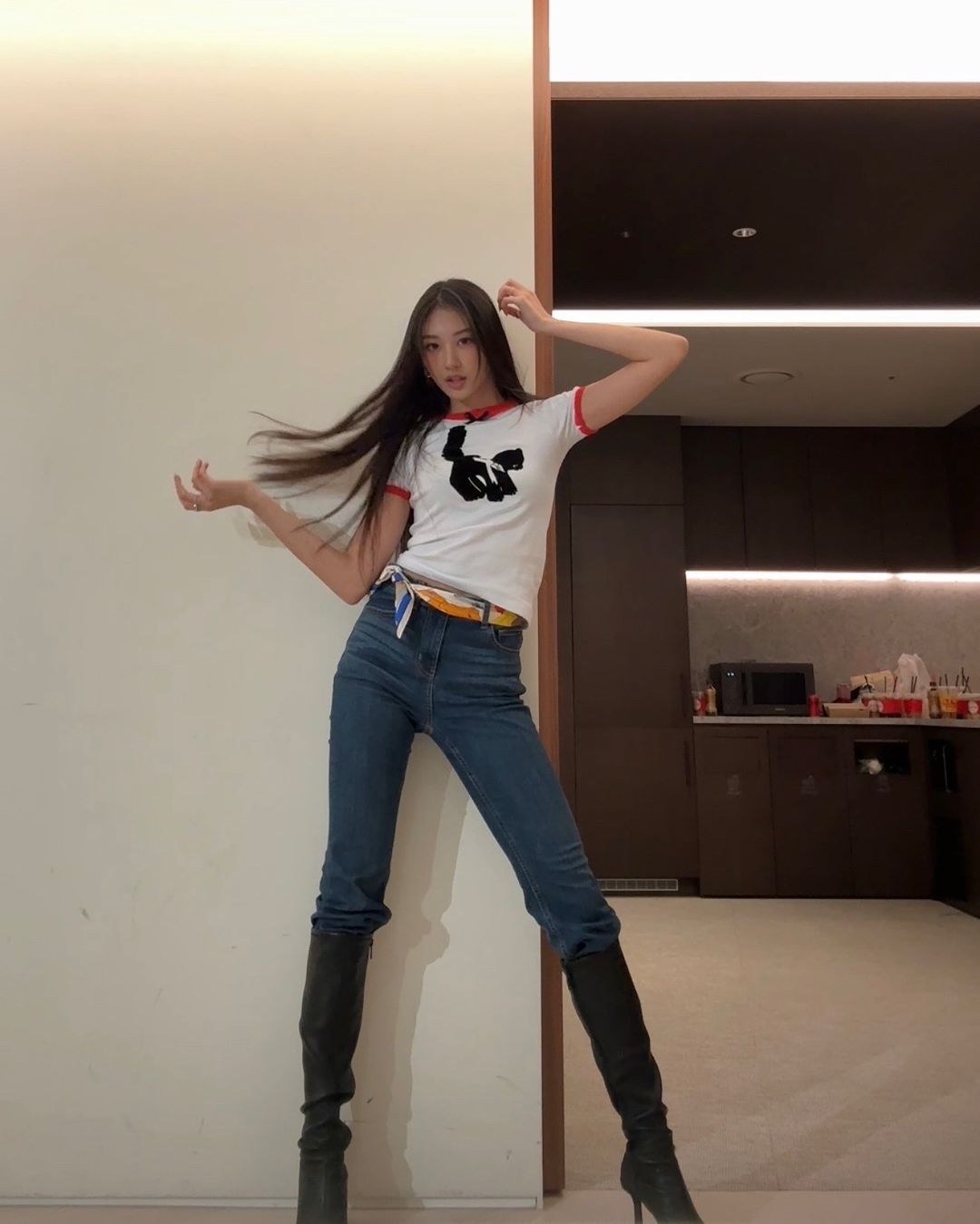 Latest photo of Gawon (MEOVV)