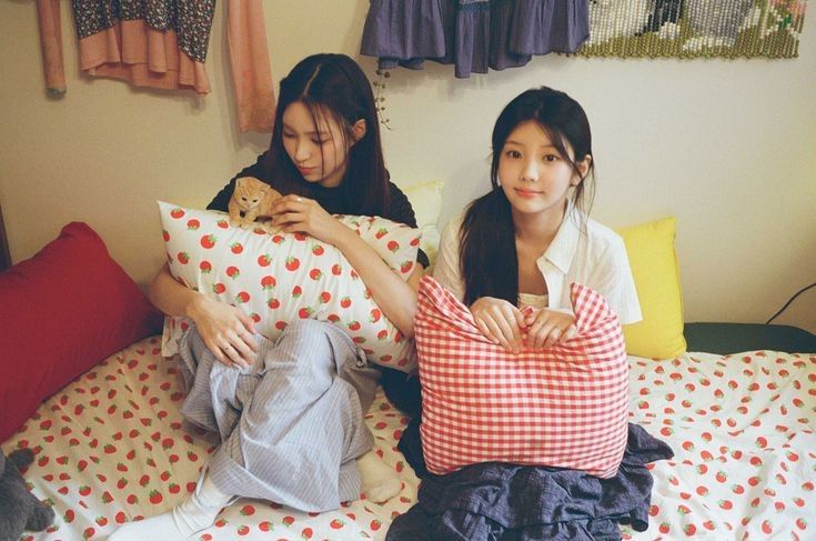 Behind-the-scenes cut of Wonhee (ILLIT)