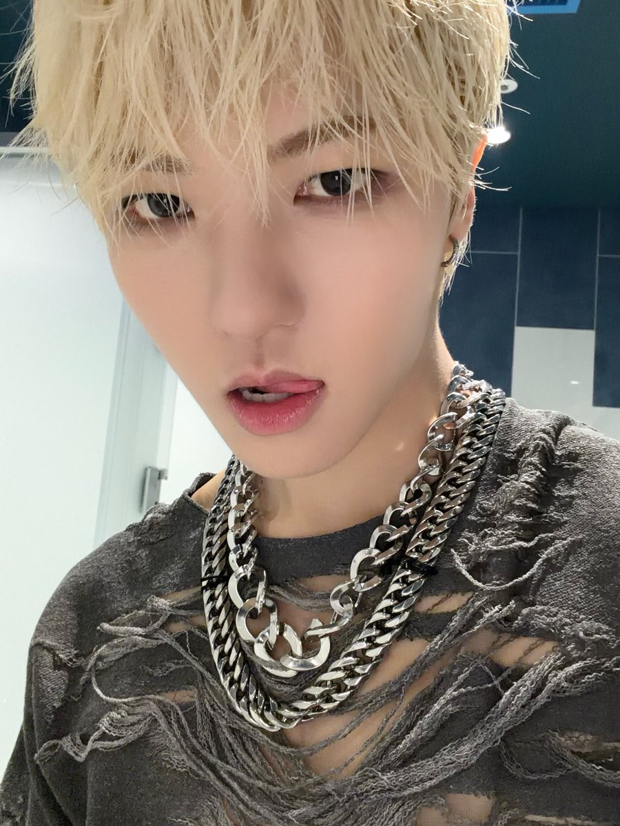 A moment captured by Xikers's fan