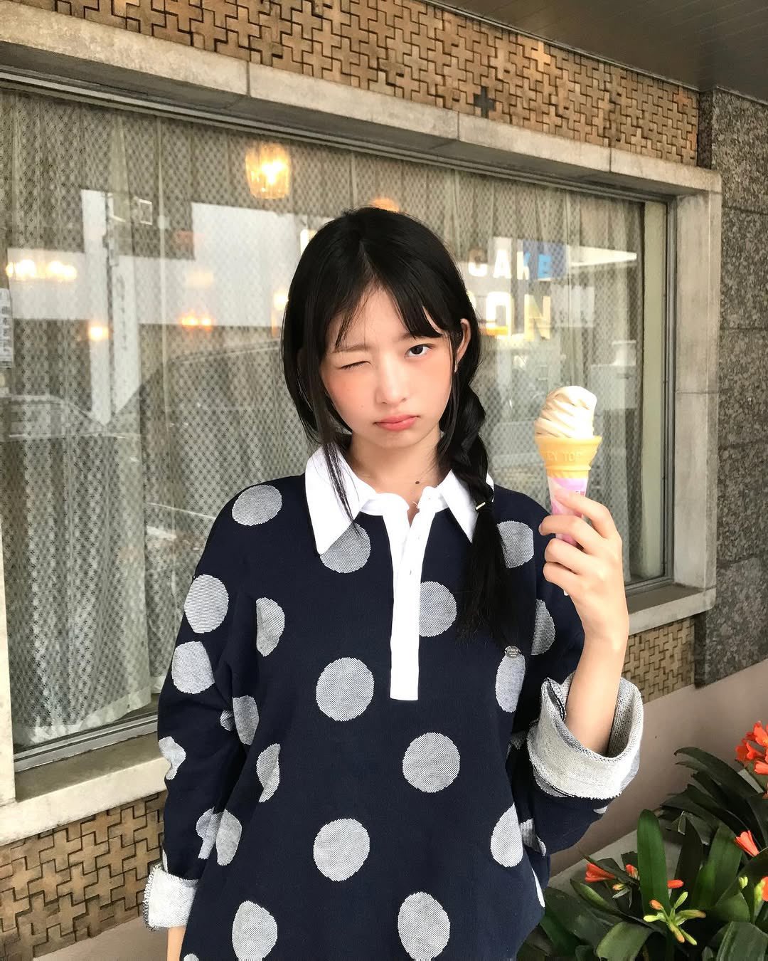 Recent activity shot of Rei (IVE)