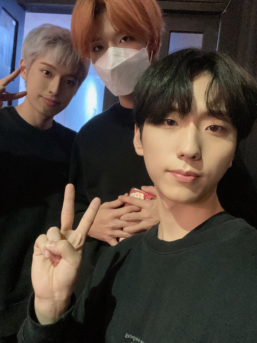 A moment captured by Xdinary Heroes's fan