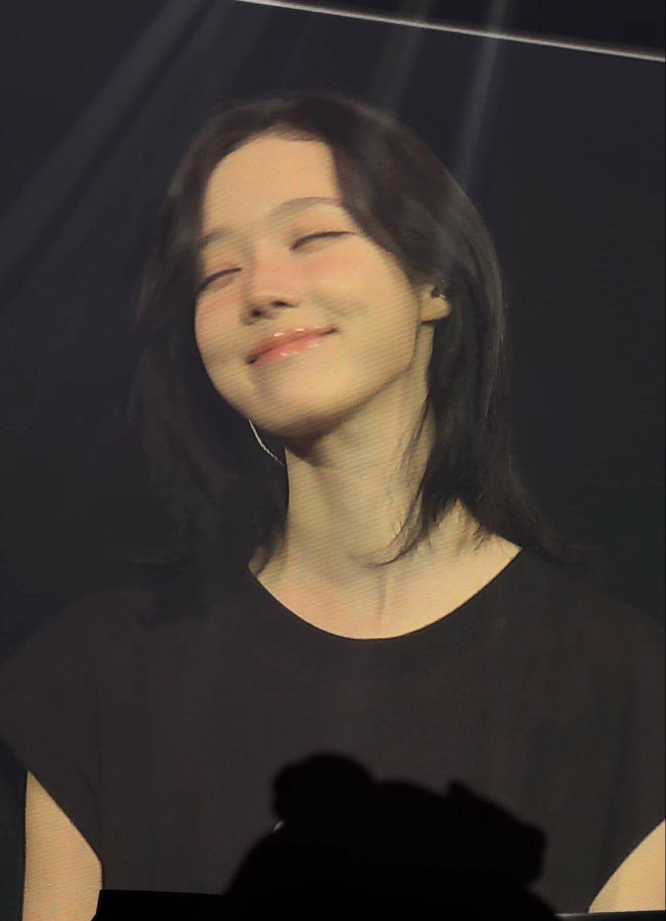 Winter (aespa)的最新照片