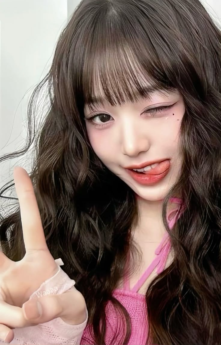 Behind-the-scenes cut of Jang Wonyoung (IVE)